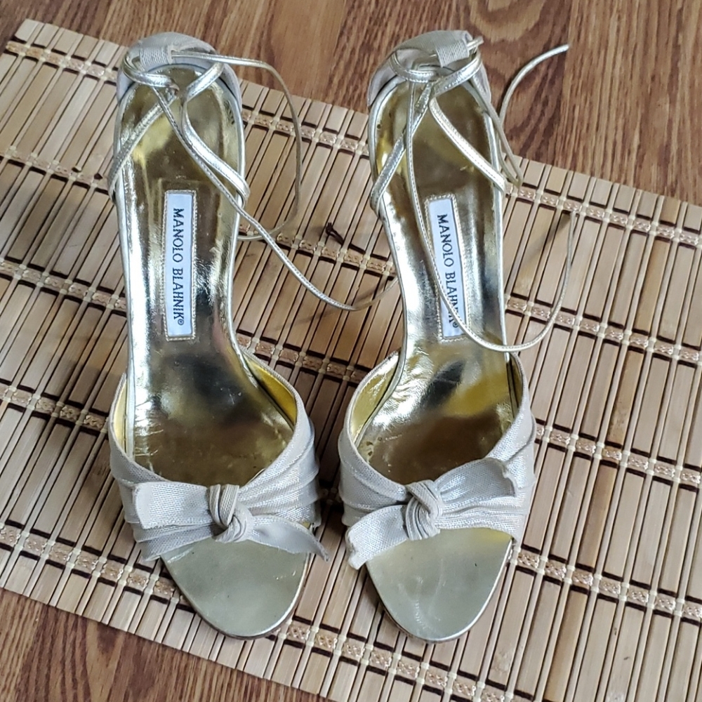 Manolo Blahnik open toe heels gold 9